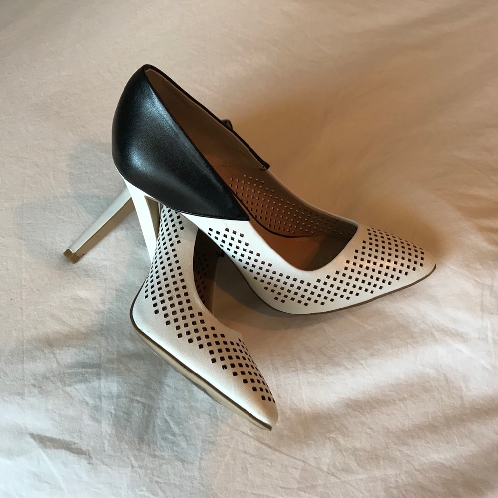 French Connection Maya Pump